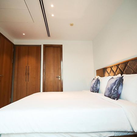 The World Surat Hotel Eksteriør billede