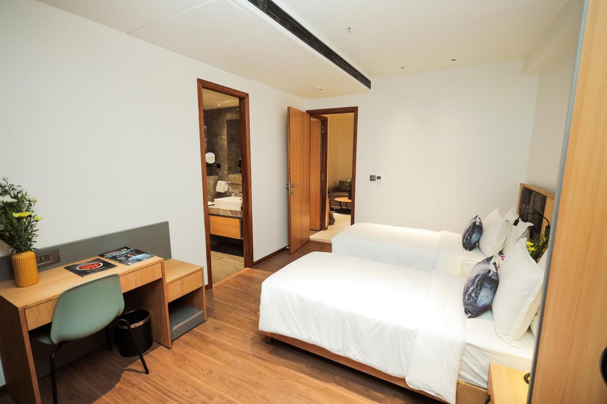 The World Surat Hotel Eksteriør billede