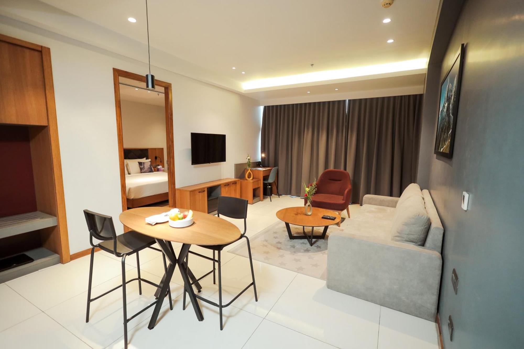 The World Surat Hotel Eksteriør billede